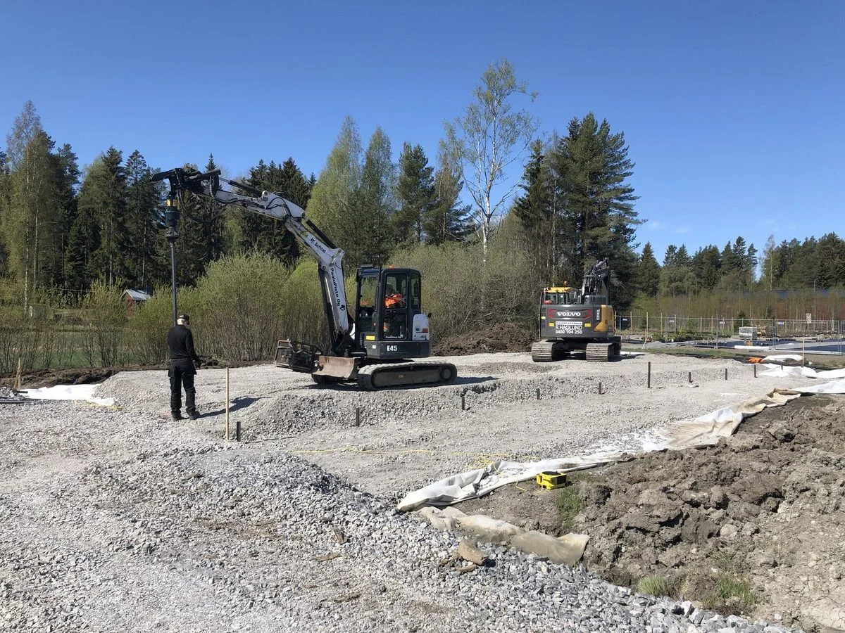 Screw pile foundation for commercial greenhouse complex at Cassandras Tr&auml;dg&aring;rd, Porvoo