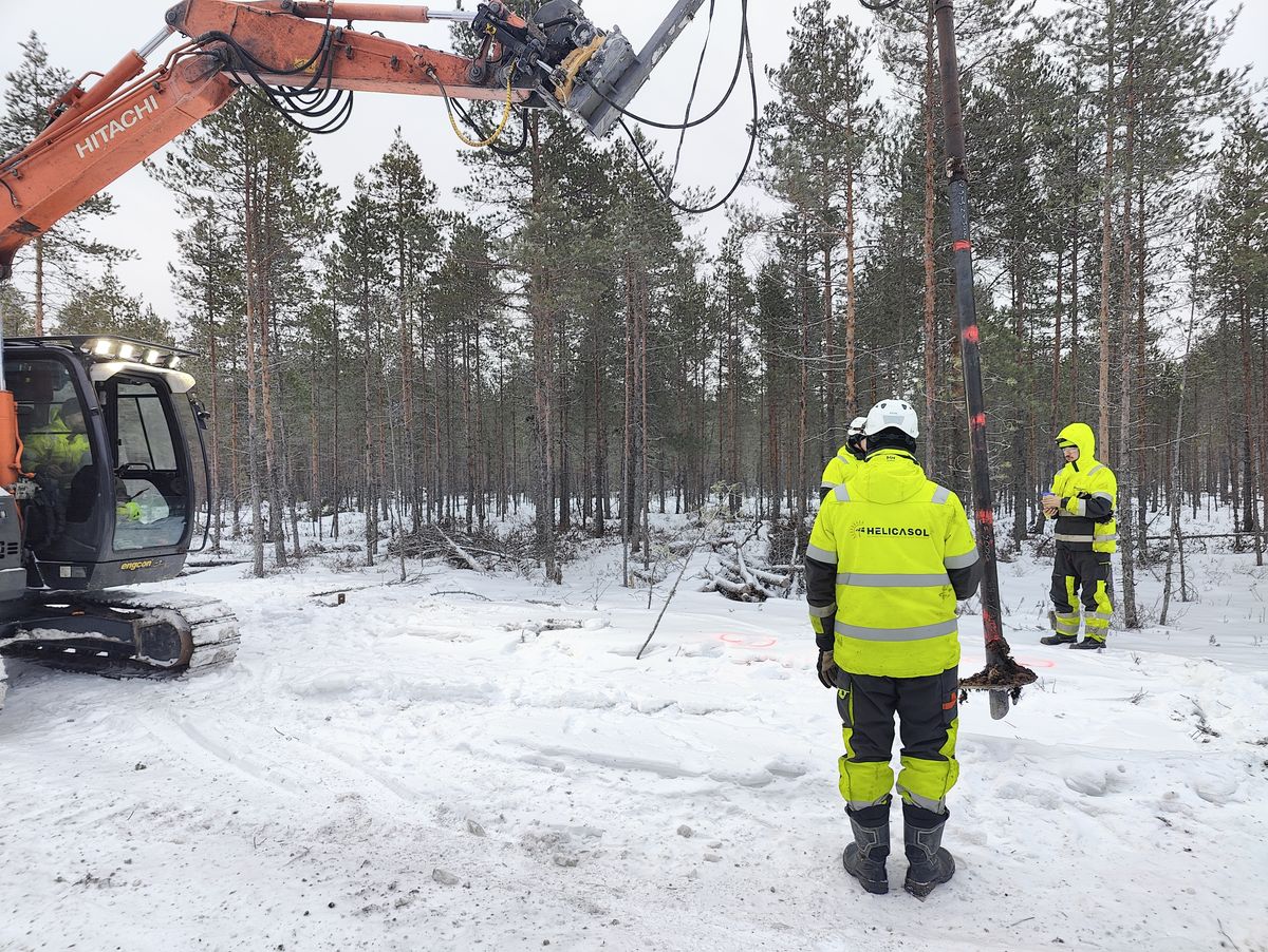 Helicasol crew installing screw piles at solar park site