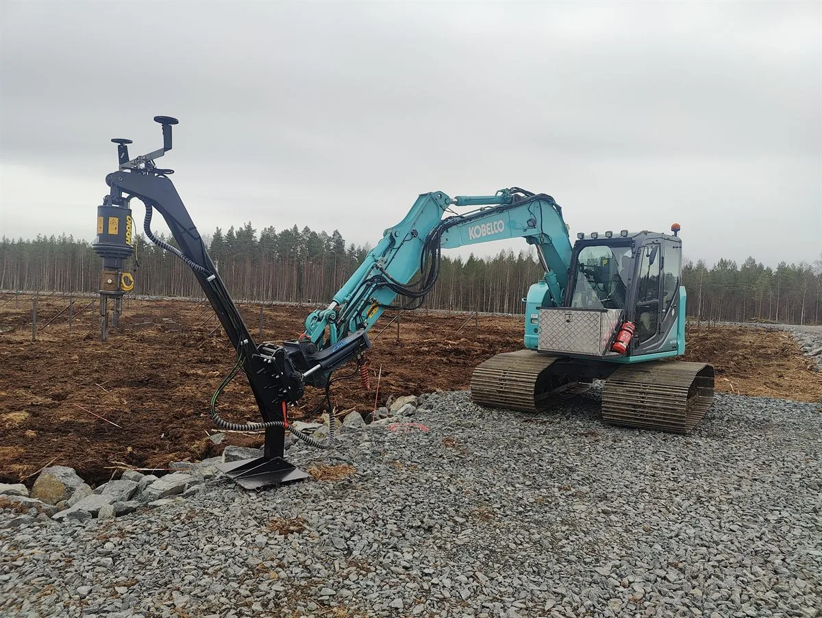Excavator with extension boom