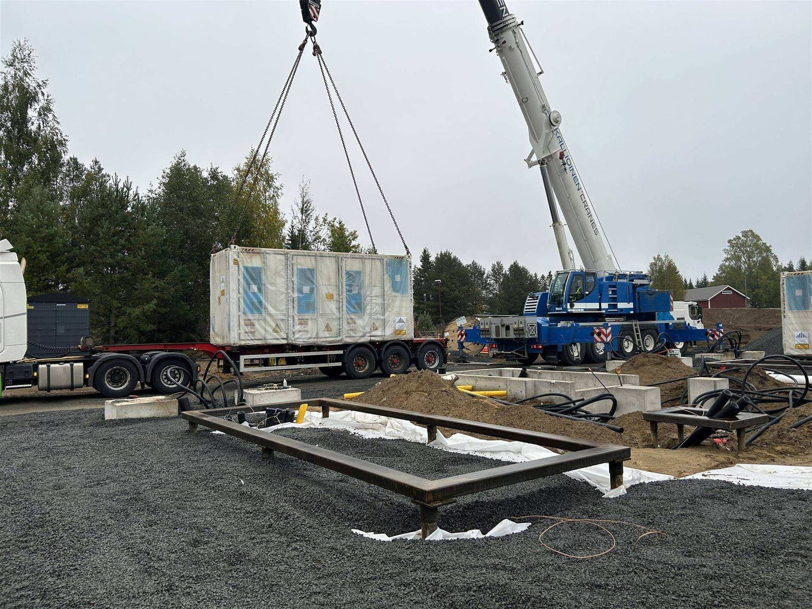 Screw pile foundations for BESS energy storage