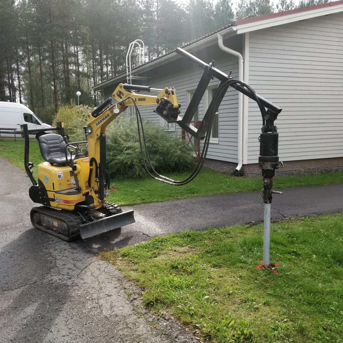 Installing a HELIX screw pile with a mini excavator